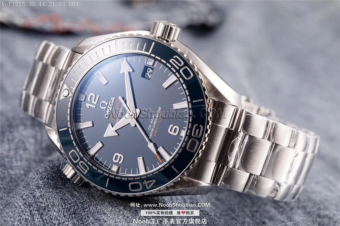  Omega 欧米茄 Seamaster 海马系列 海洋宇宙600米 215.30.44.21.03.001 